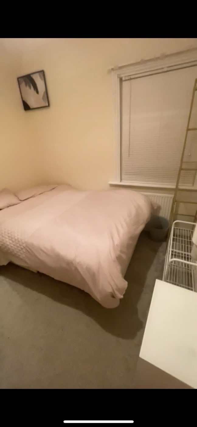 Small double room available  Main Photo