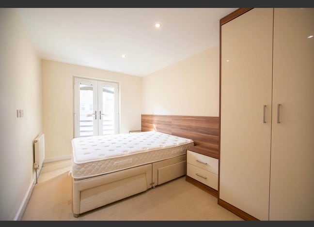 One room (with private toilet) available for rent  Main Photo