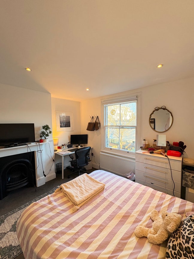 Room for rent Clapham North &pound;1288 including bills  Main Photo