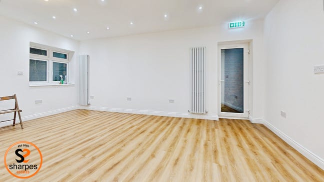 North Gardens, London, SW19 Main Photo