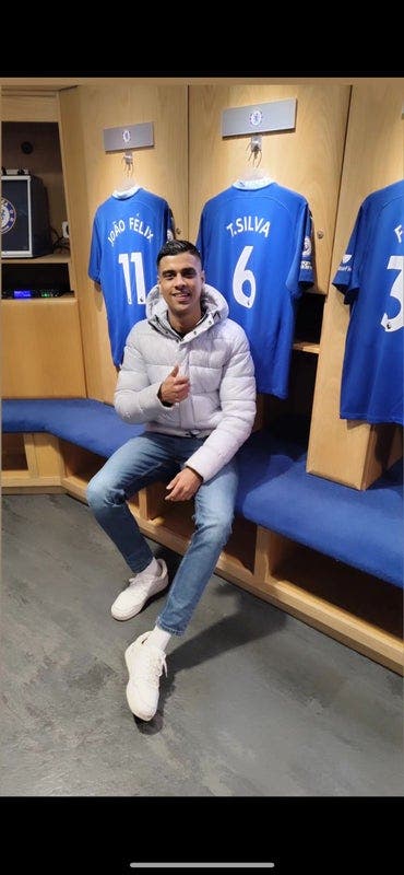 Professional Male seeks a double room Main Photo