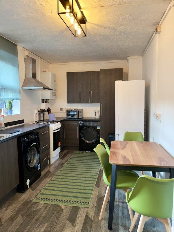 3 amazing double at Fulham available NOW Main Photo