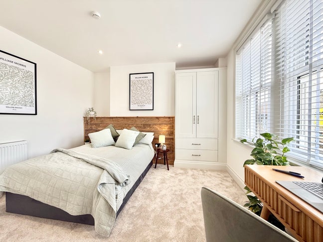 Luxury Double Room in the Heart of Yeovil  Main Photo