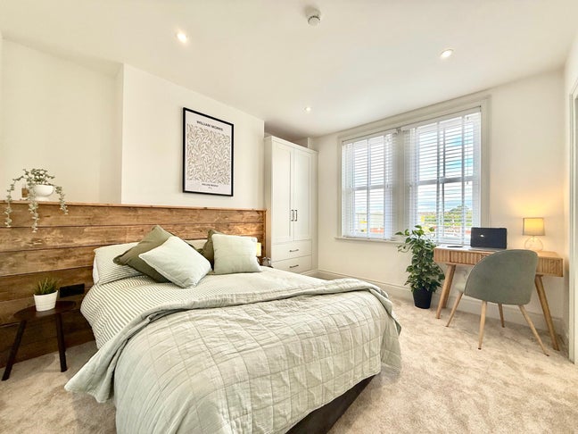 Luxury Double Room in the Heart of Yeovil  Main Photo