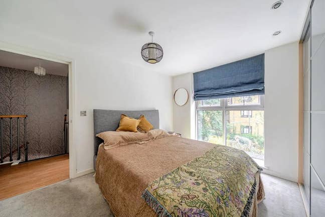 Bright double room by Regent’s Canal – Old Street  Main Photo
