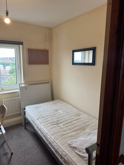 One Single Room  Main Photo