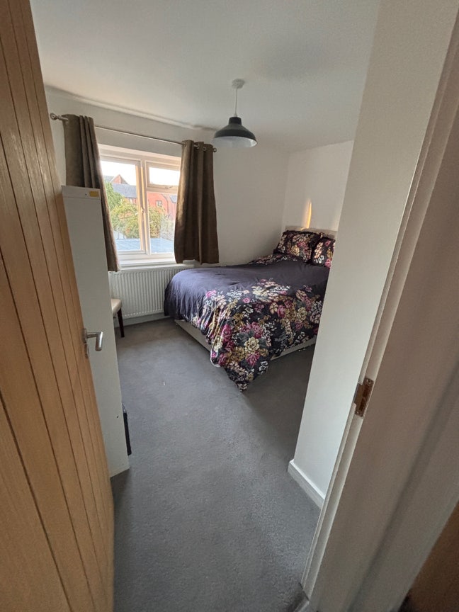 Luxury, quiet village location, near m5 Main Photo