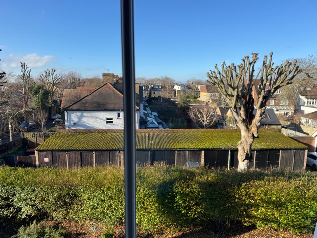 Double bedroom in spacious Ealing penthouse  Main Photo