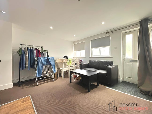 Stylish Two-Bedroom Apartment in Tooting Bec Main Photo