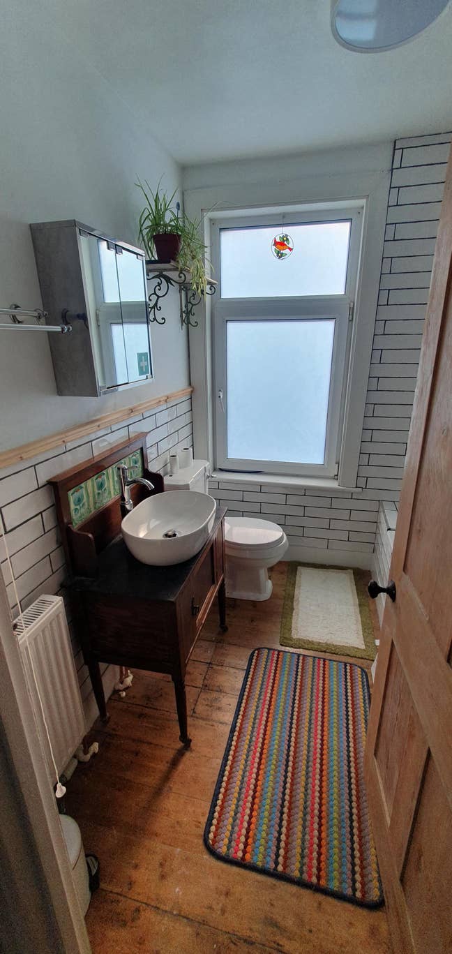 2 double rooms available in quiet victorian house. Main Photo