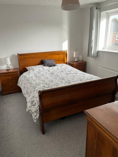 Quiet area - cul de sac -tidy house Main Photo