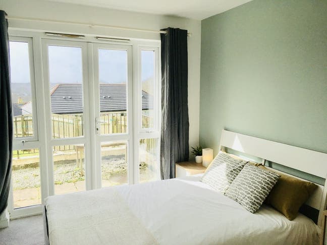 Double with Garden Access All inc Bills 35Atd Main Photo