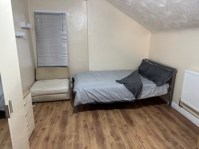 Studio flat in Vinery View Main Photo