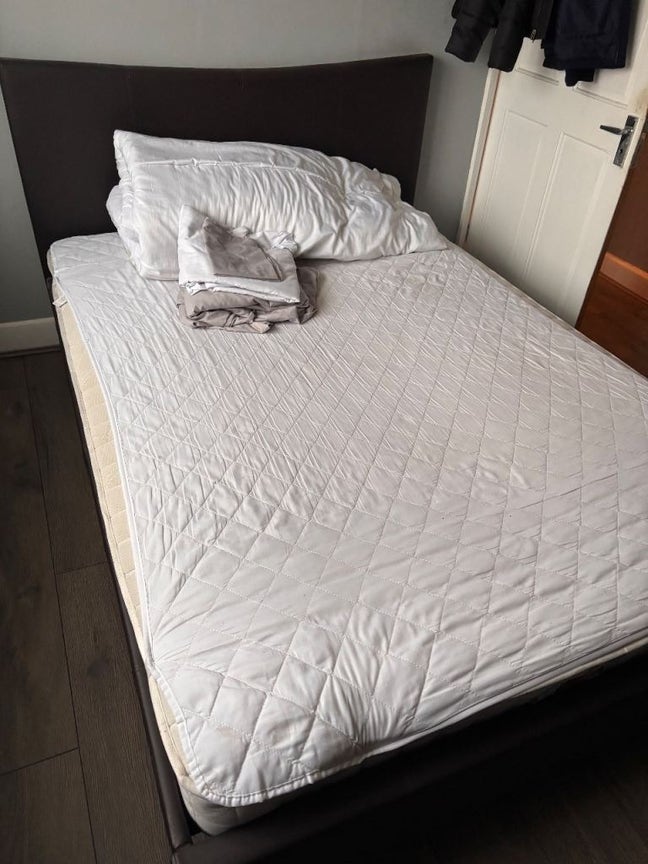 Furnished & Bright Double Rooms for Rent- TW5 Main Photo