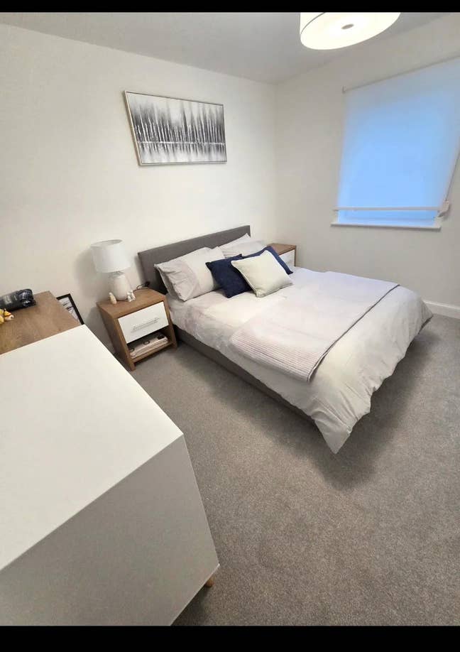 Modern Double Room in New Build  Main Photo