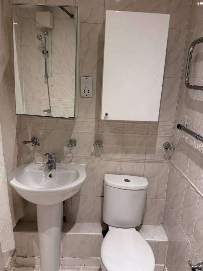 Double room to let  Main Photo