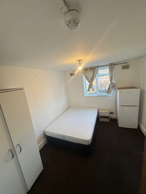 ✨ 🛏️ 2 Double Rooms Available in/ Harlesden Main Photo