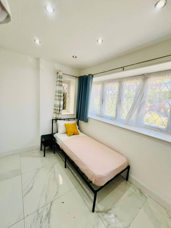 Bright Single Bedroom in Wembley  Main Photo