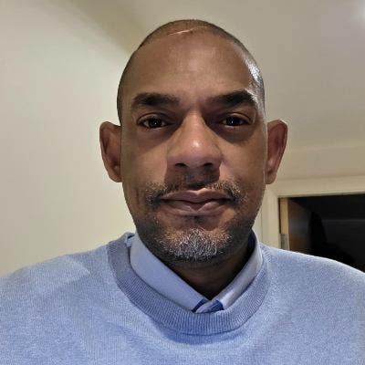 Professional Male seeks a double room Main Photo