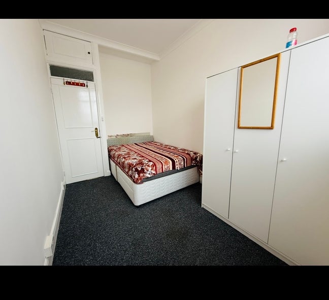 3 rooms ro rent in the same property Main Photo