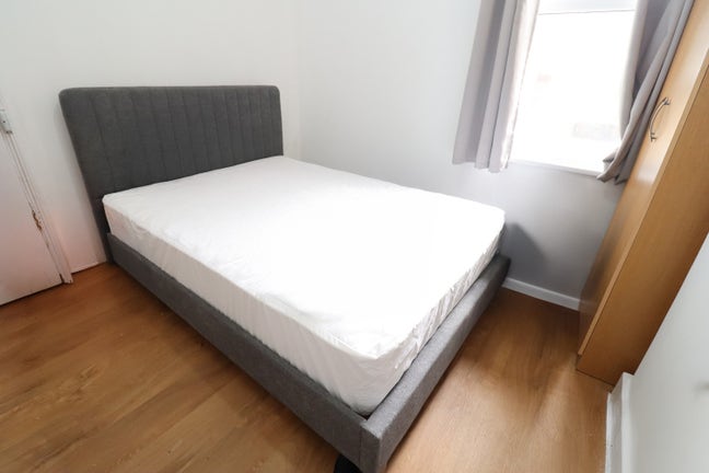 East Ham –Upton Park | 1 ROOM LEFT Main Photo