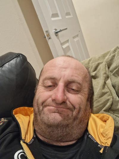 49 year old Male seeks a double room Main Photo