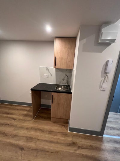 Brand new modern en-suite rooms for rent Main Photo