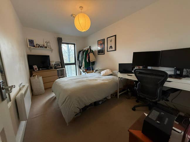 Double Room available with own bathroom Main Photo