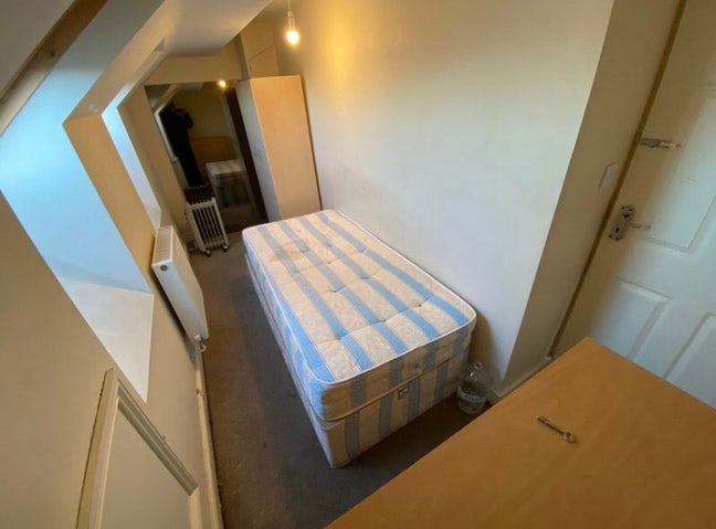 ATTIC ROOM Main Photo