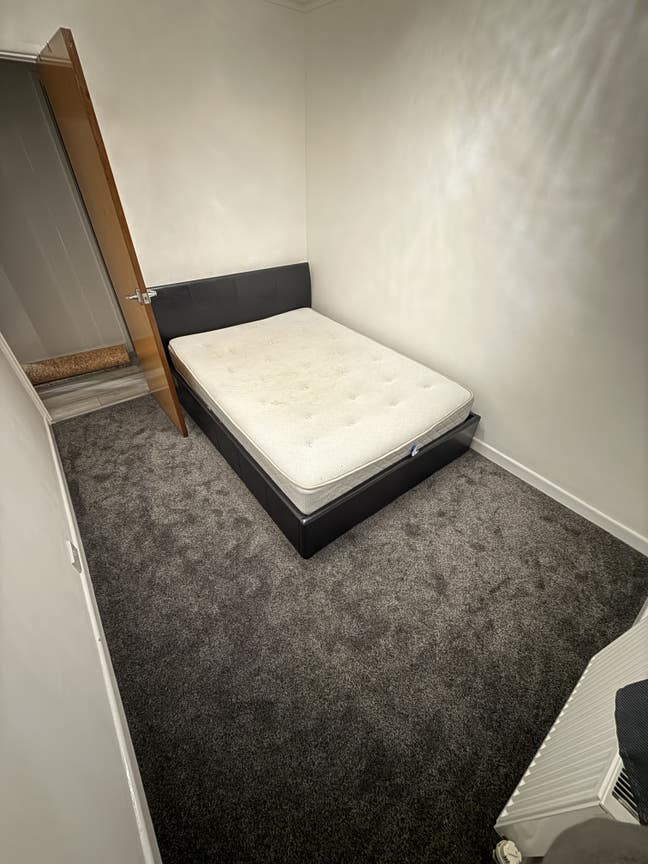 Small double room in penryn  Main Photo