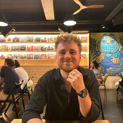 Young 21YO professional moving to London Main Photo