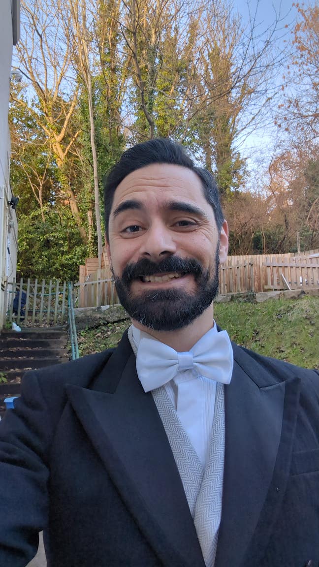 Single Professional Looking in Guilford Main Photo