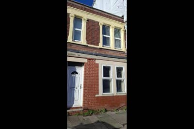Two double bedrooms available ASAP in shared house Main Photo
