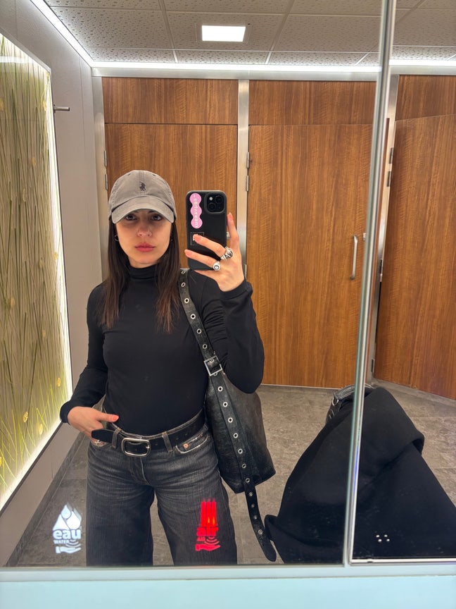 Looking for a room or studio ! Main Photo