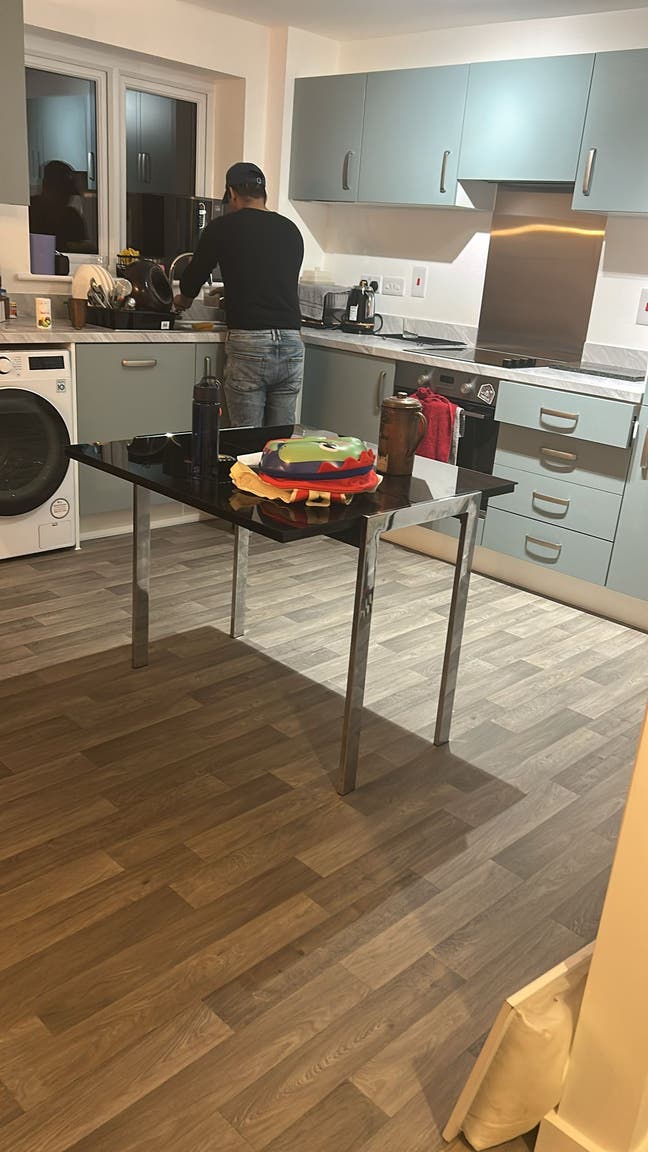 Room available near lister hospital  Main Photo