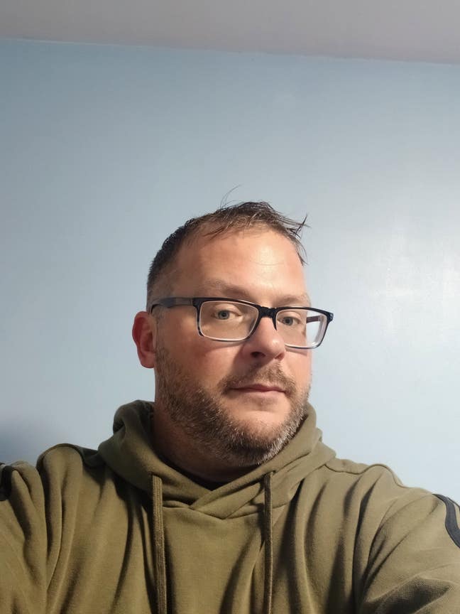 Professional Male seeks a double room Main Photo