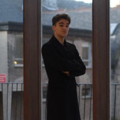 Seeking a flat closer to campus! Main Photo