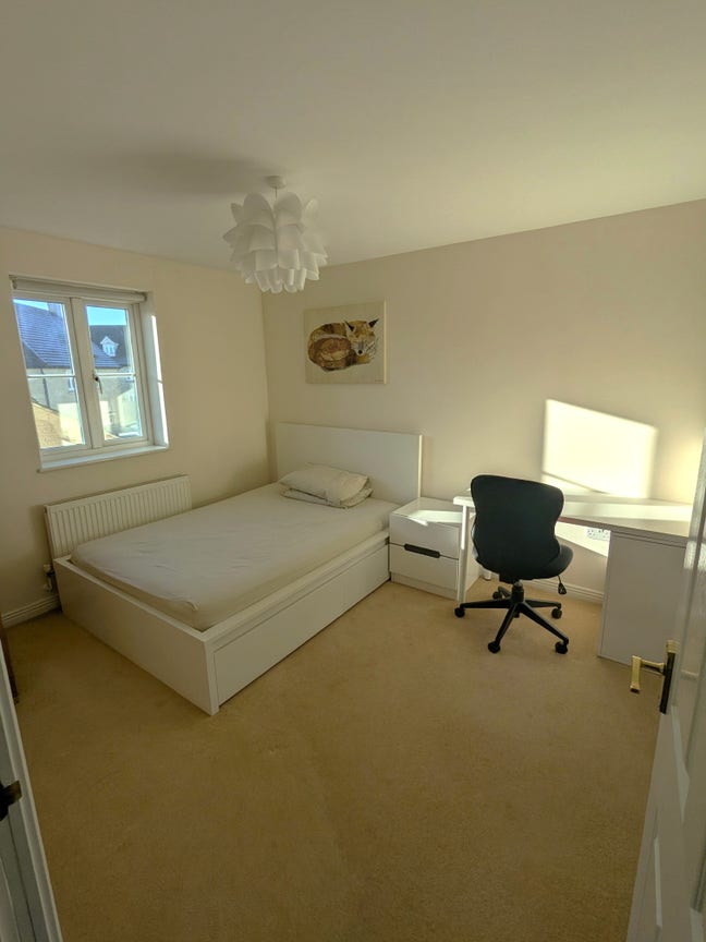 Double room w/shared living & kitchen + cleaner Main Photo