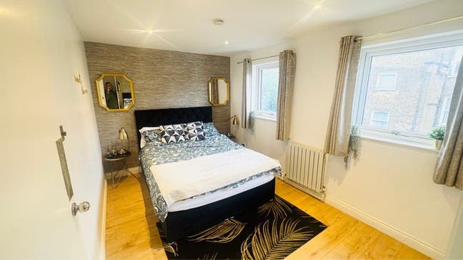 Large Modern Room with Garden in Maida Vale Main Photo