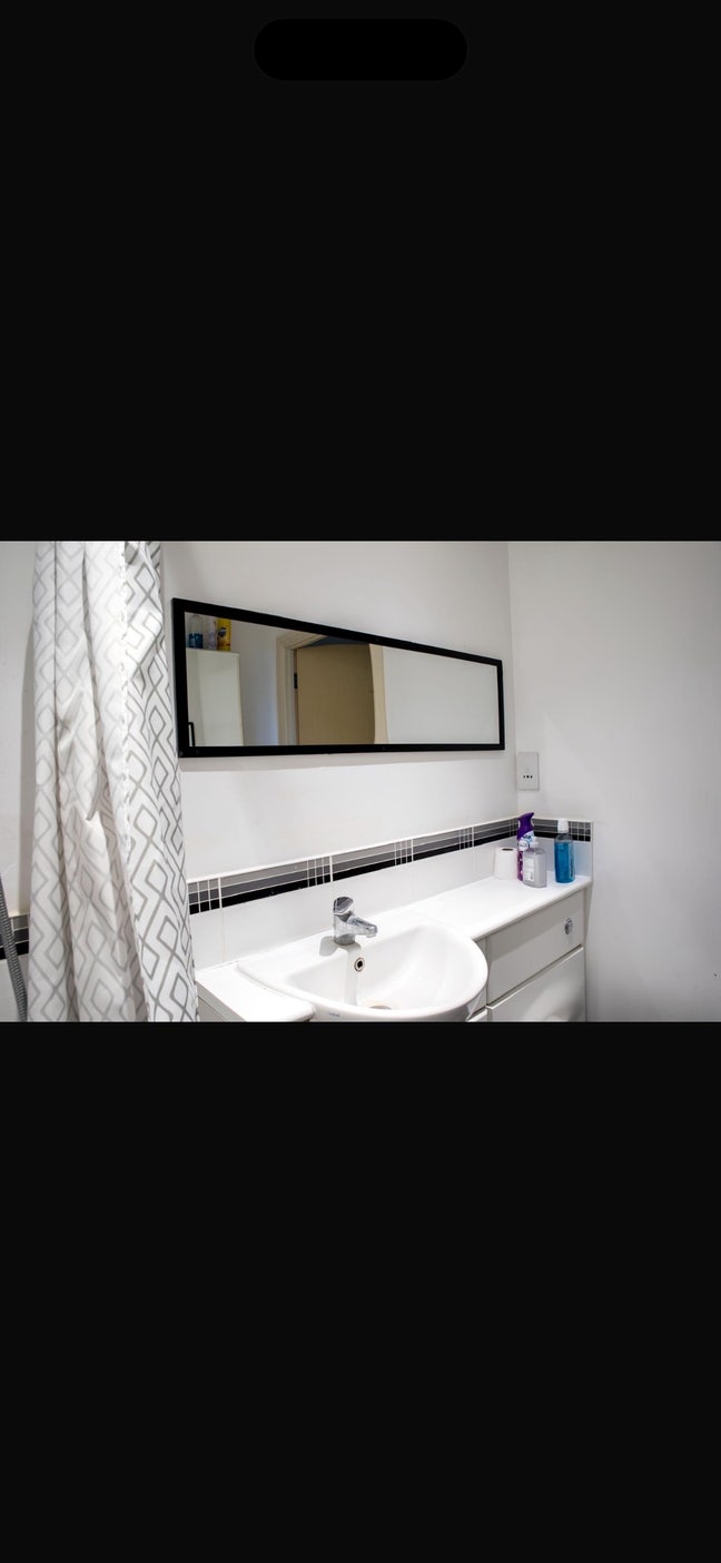 Double room in clean Modern apartment  Main Photo