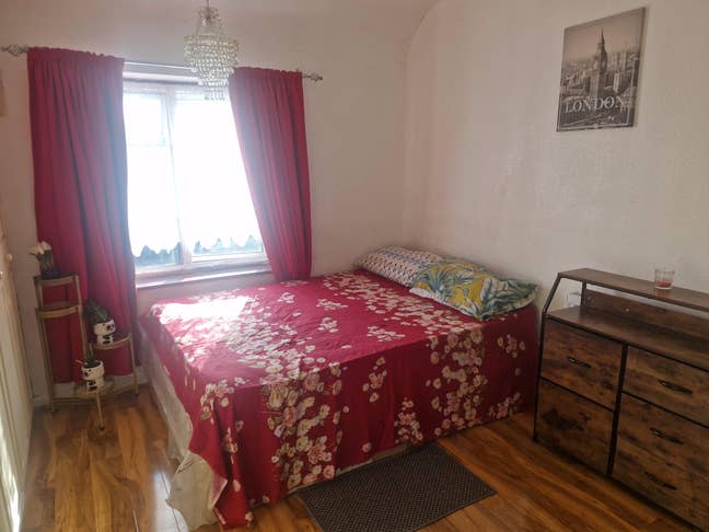  1 Large Double Room for Rent Ready to Move in Now Main Photo