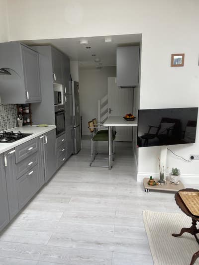 Double room in a quite and peaceful neighbourhood  Main Photo