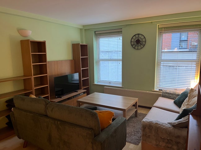 Private 2-bed apartment - Brick Lane  Main Photo