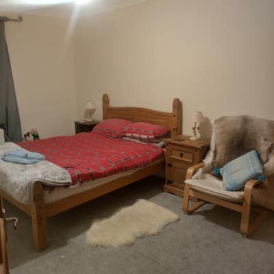 Big furnished double room in heart of Cheddar Main Photo