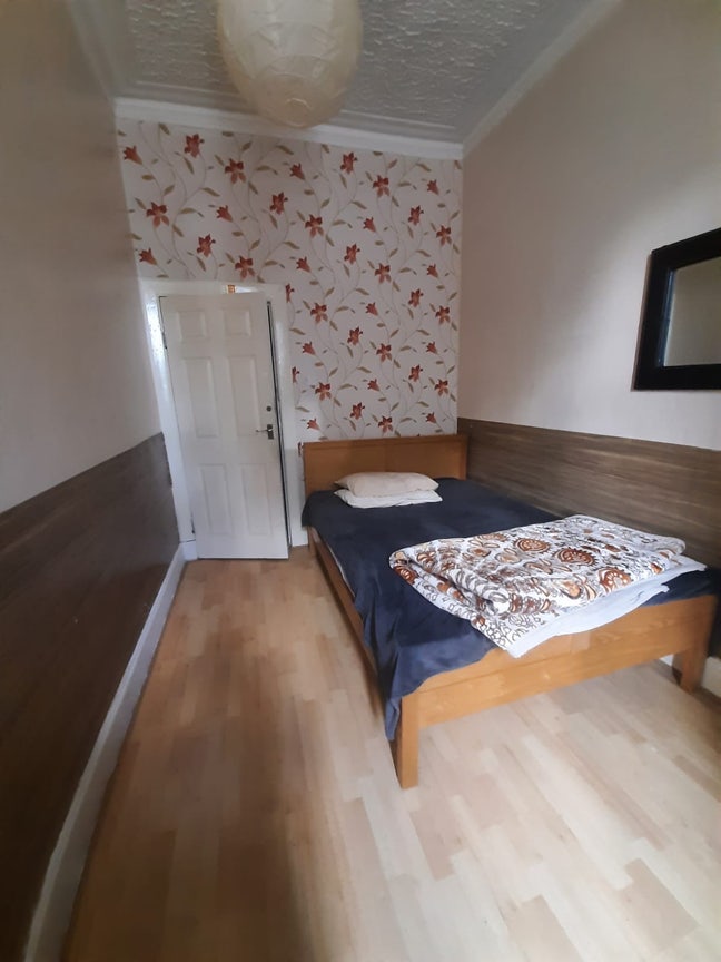 Fully furnished room for rent  Main Photo