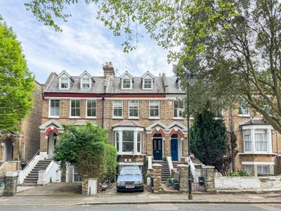 2 bedroom garden flat in Caledonian Rd, N7 Main Photo