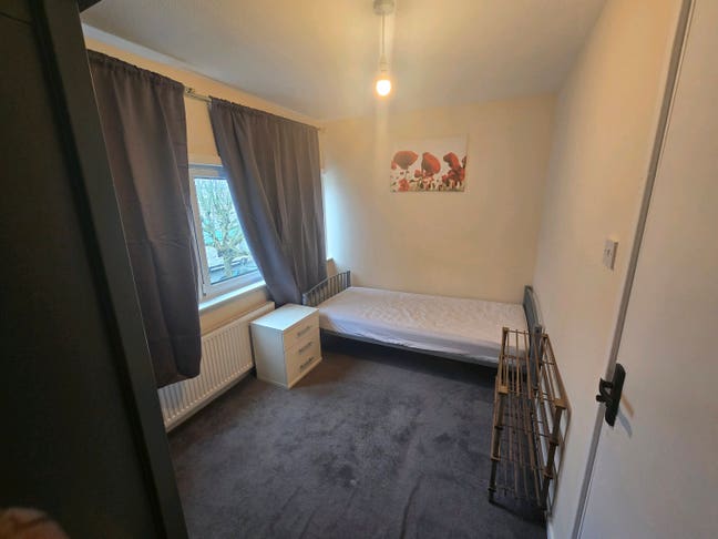 Spacious Single room suitable for a student  Main Photo