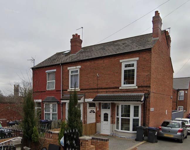 Large Double Rooms Available in B12 Main Photo