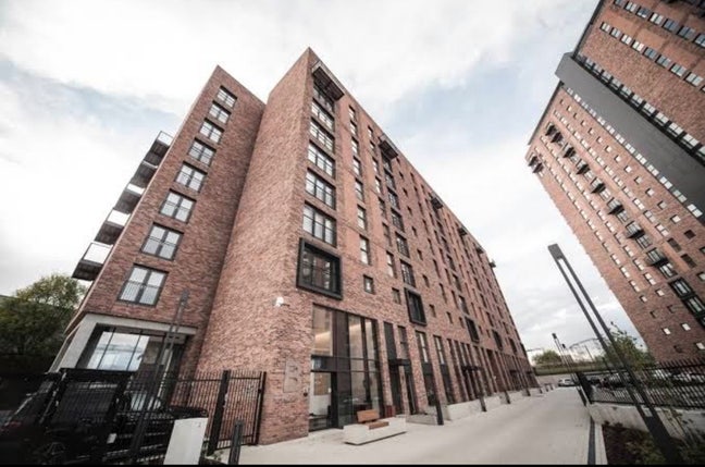 Room in 2b2b modern apartment Main Photo