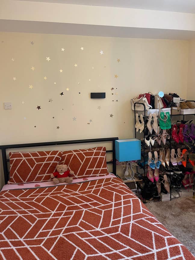 Contact If Interested in This Room Main Photo